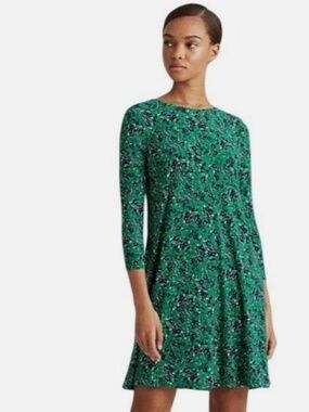 Elegant Ralph Lauren Green and Navy floral mid sleeve midi dress Size 6